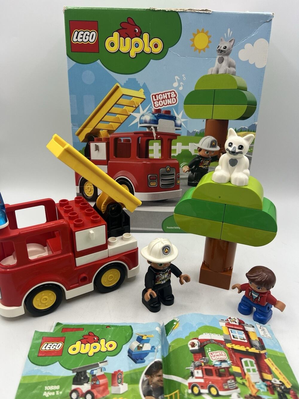 LEGO Duplo 10901 Fire Truck Light & Sound Set Complete With Box Figures